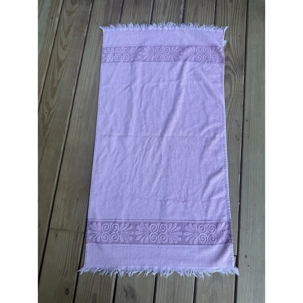 Vintage 1970s Cannon Monticello Pink Sculpted Santa Cruz Fringe Bath Towel
